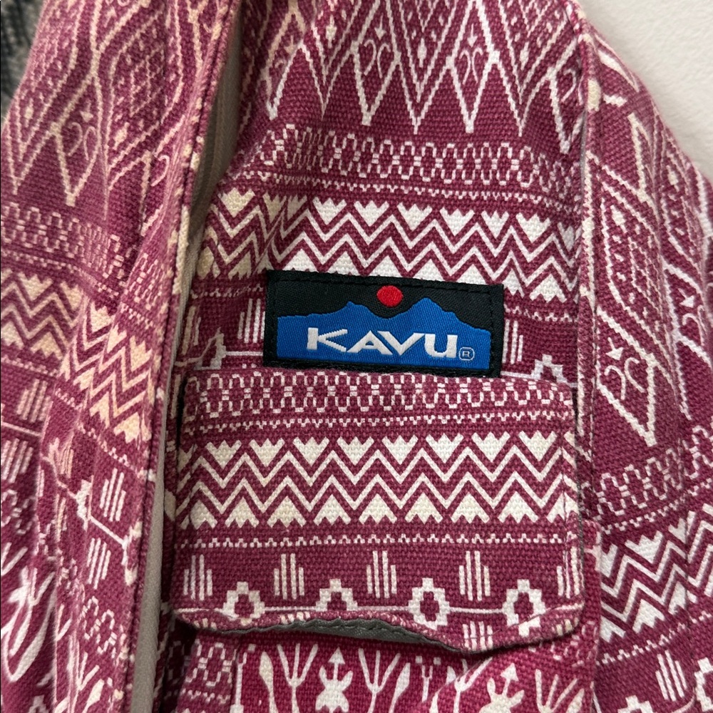 Kavu Slingpack Sling Bag Burgundy White Aztec Ropalooza Rope Bag! - Picture 3 of 10